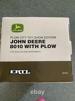 16180A 1/32 Ertl John Deere 8010 With Plough (Plow City Show 2009)