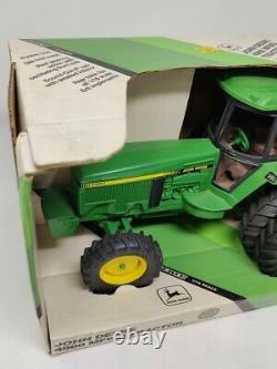 1/16 Ertl John Deere 4960 MFWD Tractor(Die-Cast) 5709 1992