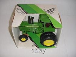 1/16 John Deere 4450 Tractor WithDuals & Balloon Front Tires WithOriginal Box 1982