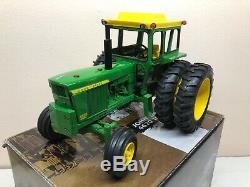 1/16 John Deere Model 4620 Tractor Duals & Cab 2003 Iowa State Fair DieCast ERTL