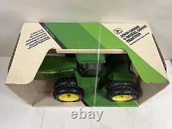 1/16 John Deere Model 8560 4WD Tractor with Duals DieCast New in Box by ERTL