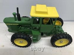 1/16 Vintage Original John Deere Model 7520 4WD Tractor with Cab DieCast by ERTL