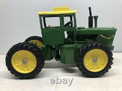 1/16 Vintage Original John Deere Model 7520 4WD Tractor with Cab DieCast by ERTL