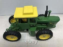 1/16 Vintage Original John Deere Model 7520 4WD Tractor with Cab DieCast by ERTL