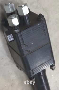 #AM101948 John Deere 655 755 855 955 Tractor Power Steering Control Valve