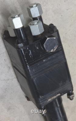 #AM101948 John Deere 655 755 855 955 Tractor Power Steering Control Valve