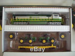 ATHEARN JOHN DEERE SD-70-MAC HO SCALE LOCOMOTIVE AND FLAT CAR With2 9620 TRACTORS