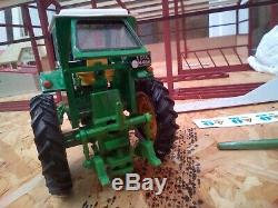 BRITAINS JOHN DEERE 4020 FITTED WITH DUNCAN CAB TRACTOR LOOK'S GREAT 132 scale
