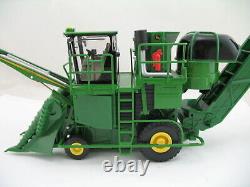 ERTL 45342 John Deere Prestige Model 3520 Wheeled Sugarcane Harvester, MIB
