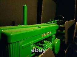 ERTL John Deere 1953 Model 70 Tractor (1/8) Scale NIB New