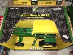 ERTL John Deere 4010 Diesel with Hiniker Cab Collector Edition Tractor 1/16 NIB