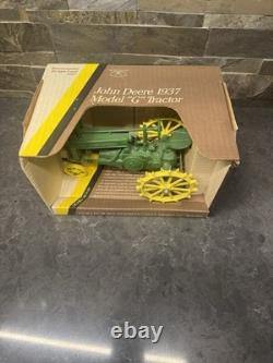 ERTL John Deere Diecast 1/16 Collectors Edition Model D, G and R Lof of 3
