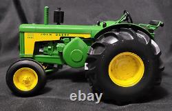 ERTL John Deere Model 830 Rice Special Tractor 116