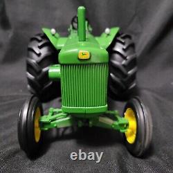 ERTL John Deere Model 830 Rice Special Tractor 116