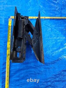EUC Deere Suspension Seat fits 316 318 322 330 332 420 430 pn ST554598