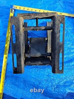 EUC Deere Suspension Seat fits 316 318 322 330 332 420 430 pn ST554598