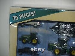 Ertl 2007 John Deere 70 Piece farm toy playset New in Box