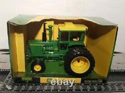 Ertl John Deere 6030 1/16 Die-cast Farm Tractor Replica Collectible