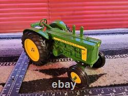 Ertl John Deere 820 1/16 Diecast Farm Tractor Replica Collectible
