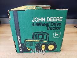 Ertl John Deere 8640 4-Wheel Drive Tractor with Front and Rear Duals 116