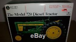 Ertl John Deere Model 720 Diesel Tractor 116 die-cast farm toy