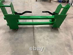 JD 600/700 to Skid Steer Adapter withLatches