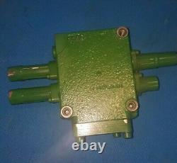 JOHN DEERE LVA183363 Dual hydraulic Control Valve