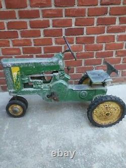 John Deere 130 ESKA Pedal Tractor