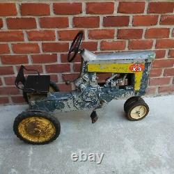 John Deere 130 ESKA Pedal Tractor original