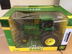 John Deere 4440 Tractor with duals PRESTIGE COLLECTION NIB! 1/16 scale LP51300