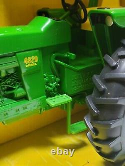 John Deere 4620 Diesel Tractor With ROPS / Canopy By Ertl 1/16 Scale