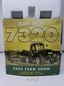 John Deere 7320 1/16 2005 Farm Show Tractor READ DESCRIPTION