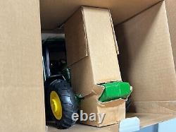 John Deere 8310 Special Edition 1999 Farm Show Tractor 116 NIB ERTL NICE