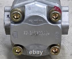 John Deere 955 Tractor Hydraulic Pump AM87699 LVA803445