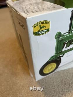 John Deere Collector Center Precision BWH-40 NIB Unstyled B Special Edition