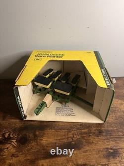 John Deere Corn Planter 4 row ERTL 1/16 #595 With BOX farm toy diecast
