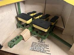 John Deere Corn Planter 4 row ERTL 1/16 #595 With BOX farm toy diecast