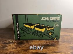 John Deere Corn Planter 4 row ERTL 1/16 #595 With BOX farm toy diecast