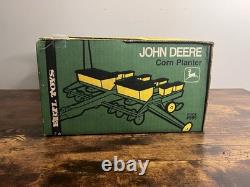 John Deere Corn Planter 4 row ERTL 1/16 #595 With BOX farm toy diecast