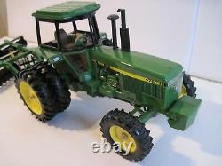 John Deere Farm Toy Tractor 4760 with Disc Ertl 1/16