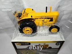 John Deere Industrial 820 Diesel Tractor ERTL 16163A 116 Scale Model NIB