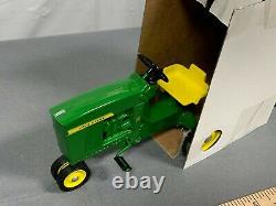 John Deere Model 10 Pedal Tractor National Farm Toy Museum 16 Scale Ertl