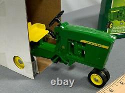 John Deere Model 10 Pedal Tractor National Farm Toy Museum 16 Scale Ertl