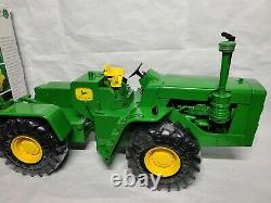 John Deere Model 8020 Tractor Precision Classics ERTL 15365 116 Scale