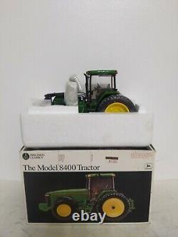 John Deere Precision Classics #8 Model 8400 Tractor 1/32 Scale