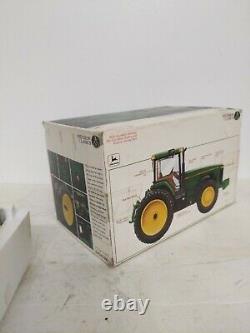 John Deere Precision Classics #8 Model 8400 Tractor 1/32 Scale