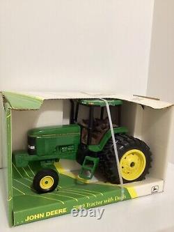 John Deere Row Crop Tractor With Duals ERTL #5627CA