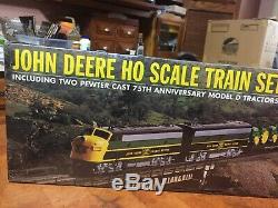 NIB Athearn 1998 John Deere HO scale train set With75th Anniv Model D Tractors