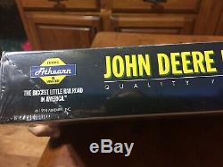 NIB Athearn 1998 John Deere HO scale train set With75th Anniv Model D Tractors