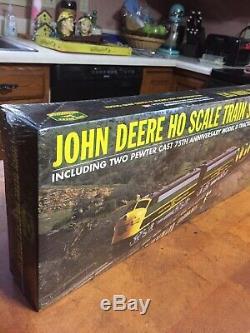 NIB Athearn 1998 John Deere HO scale train set With75th Anniv Model D Tractors